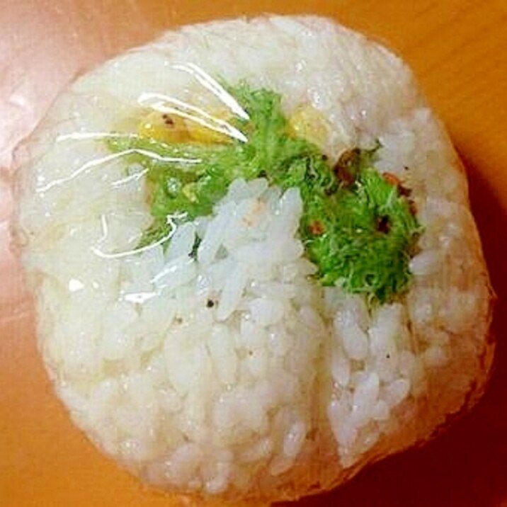 わさび菜とコーンマヨとフライドにんにくのおにぎり レシピ 作り方 By ぴさきのマリちゃん 楽天レシピ わさび菜とコーンマヨとフライドにんにくのおにぎり レシピ 作り方 By ぴさきのマリちゃん 楽天レシピ